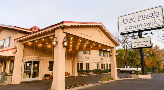 Hotel Moab Downtown, Забронировать Отель Отели Моав с бассейном, рядом с Дорога "Харрей Пасс", Бассейн
