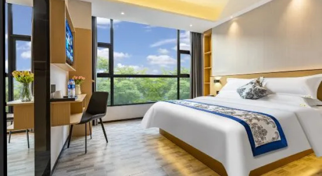 Трёхместный семейный люкс с видом на город Foshan Light Luxury Selection Apartment One (Sanshui Hengfu Plaza)