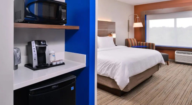 Двухместный номер Standard Holiday Inn Express & Suites Farmville by IHG
