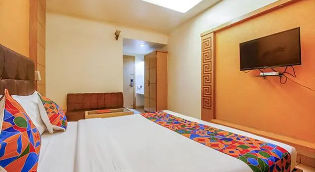 Fab Hotel The Oasis