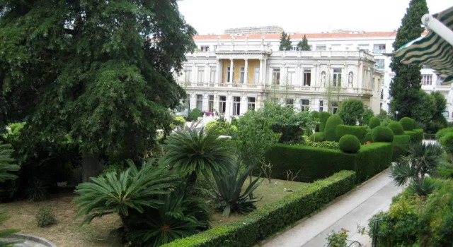 Апартаменты LES GRANDS CEDRES C1 7 Avenue de Fabron