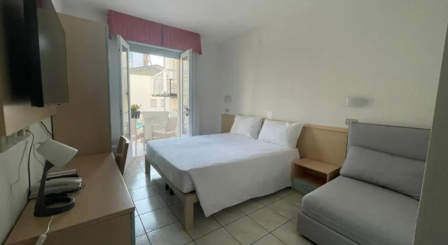 Трёхместный номер Standard Hotel Athena