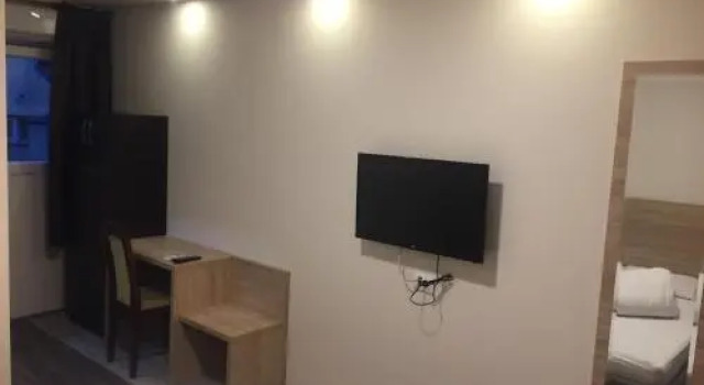 Sleep  Go Guest House, Buchen Sie Pension Kruševac Zentralserbien