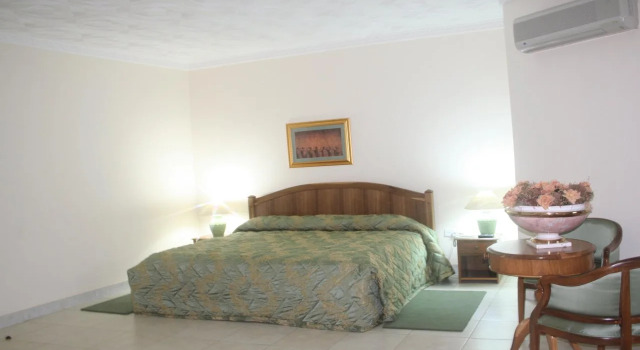 Ellking Hotel, Reserva ahora Hotel Hoteles en Gran Acra con aparcamiento, Aparcamiento