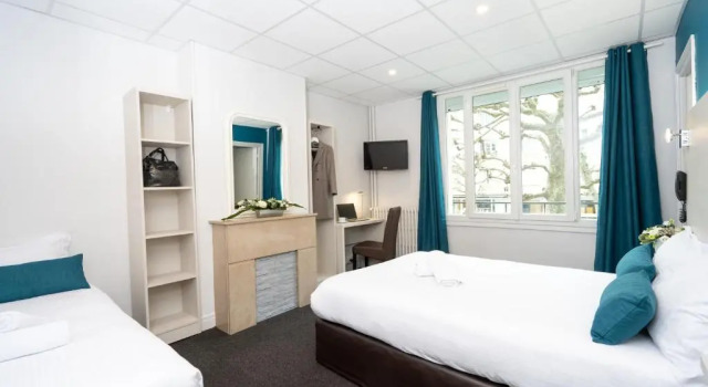 Трёхместный номер Standard Logis Hotel Du Chateau