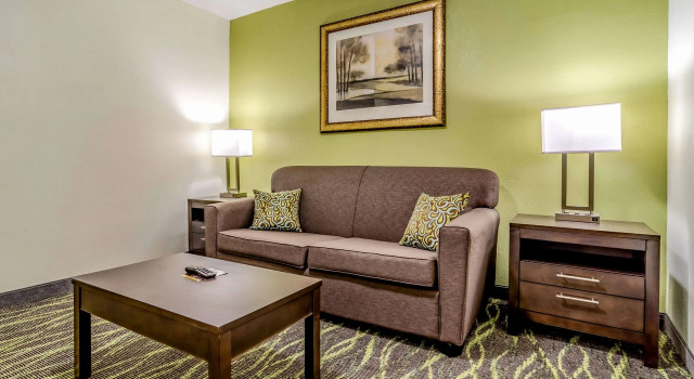 Четырёхместный люкс Quality Inn & Suites Creedmoor - Butner