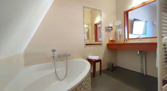 Номер Deluxe Demeures & Châteaux Auberge de la Tour - Hôtel & Restaurants - Marcolès Auvergne