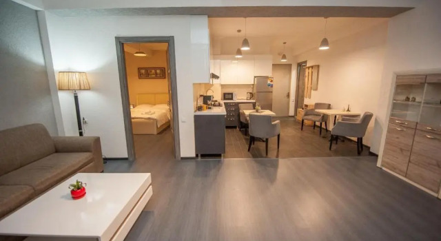 Полулюкс Easy Hotel Tbilisi