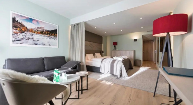 Двухместный номер Premium с балконом и с видом на горы Hotel Rosatsch
