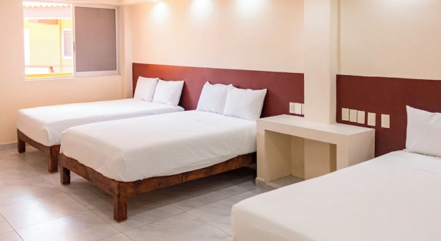 Шестиместный номер Standard OYO Hotel La Playa