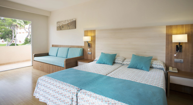 Invisa Hotel Club Cala Blanca, Book Hotel Santa Eulalia del Rio 