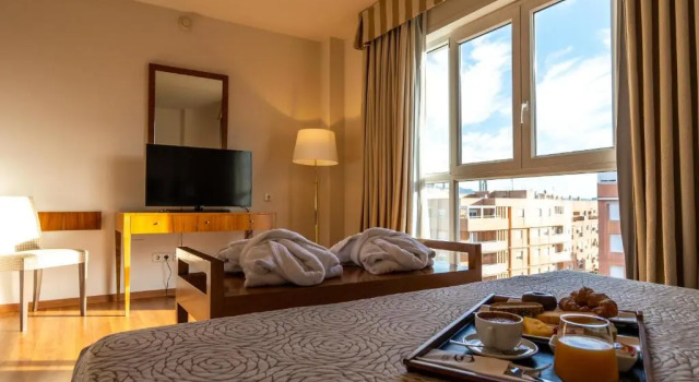 Полулюкс Sercotel Avenida Almería