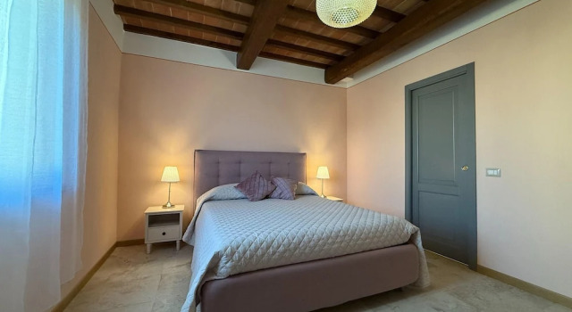 Spacious Apartment With Infinity Pool, Book Apartment Poppi Tuscany