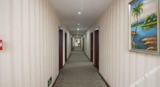 宜昌艾伦假日酒店, Varaa Hotelli Yichang Hubei