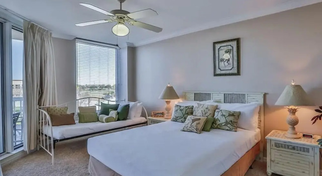 ST CROIX 301 3 Bedroom Holiday Home by Five Star Properties, Забронировать Апартаменты/квартира Дестин Emerald Coast, рядом с Fat Daddy's Arcade