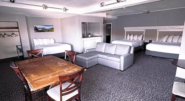 Семейный номер Standard с видом на озеро Georgian Lakeside Resort