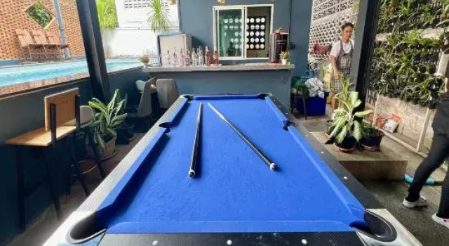 Deva hostel & Relax Pool, Забронировать Хостел Отели Чиангмай с бассейном, рядом с Ночной базар Чиангмая, Бассейн