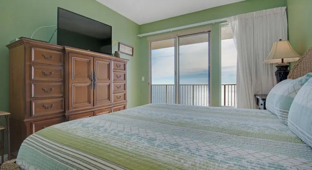 Номер Standard Tropical High-Rise Condo with Beachside Pool Access and Free Poolside WiFi - Unit 2004 by RedAwning