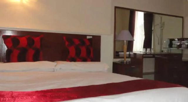 Clifton Court Hotel