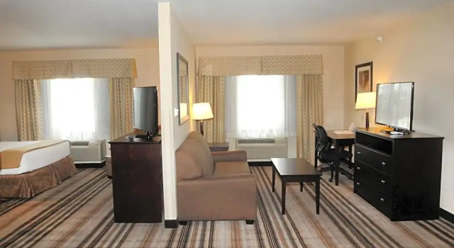 Люкс Executive Super 8 by Wyndham Farmington