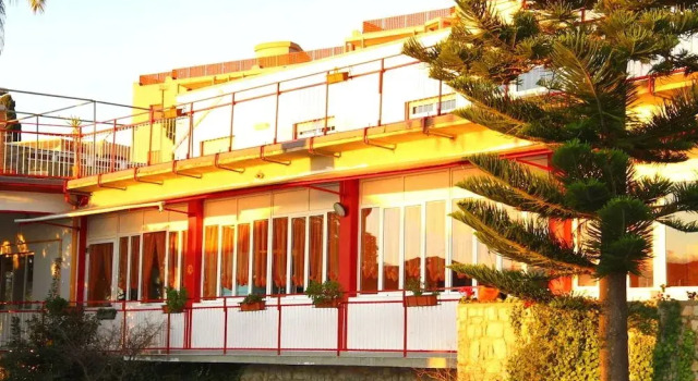 Casa Per Ferie Raggio Di Sole, Забронировать Отель Отели в центре Чериале, в центре