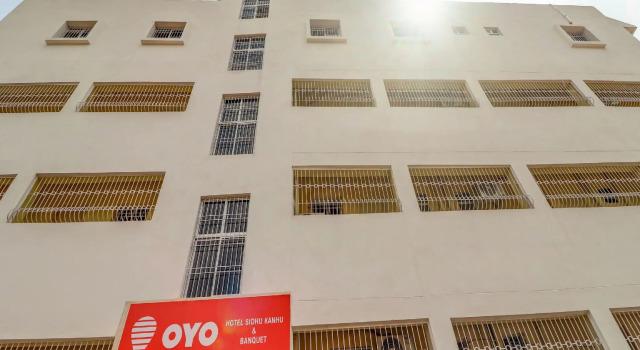OYO Flagship 79612 Hotel Sidhu Kanhu & Banquet, Rezerwuj Hotel Hotele w Ranchi z parkingiem, Parking