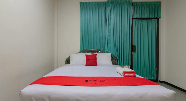 RedDoorz near Tegalega Bandung