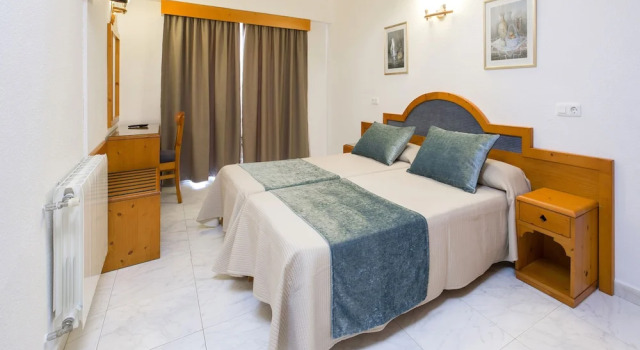 Трёхместный номер Standard Hostal Marí