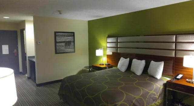 Двухместный номер Standard Super 8 by Wyndham Copley Akron