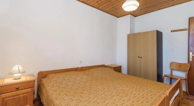 Awesome Home in Barbat-rab With Wifi and 3 Bedrooms, Prenota Hotel Hotel a Isole Quarnerine con parcheggio, Parcheggio