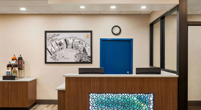 Super 8 by Wyndham Liverpool/Syracuse North Airport