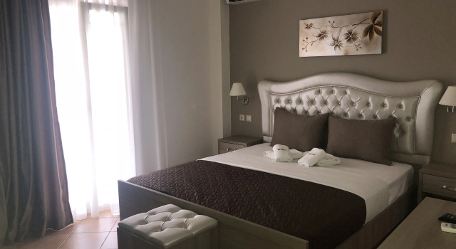 Myrto Rooms, Prenota Hotel Pefkohori Kassandra