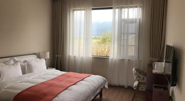 Dali Linghai Xiangyue Inn, Buchen Sie Hotel Dali Yunnan