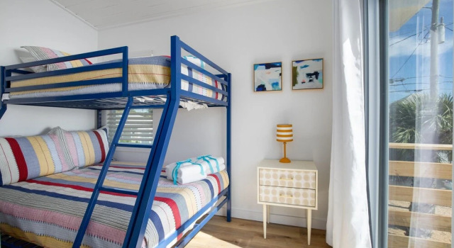 213 Laguna St - Red Door Relaxin by Blue Swell, Забронировать Отель Бизнес-отели Пляжа Вест-Панама-Сити, 4* 5*
