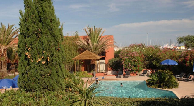 Tidy apartment near the beach in a lively seaside resort, Rezervați Apartament Agde Canal du Midi