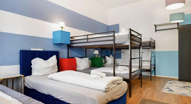 NEW zentral in City Fast Wifi Netflix modern bis 8 Pers, Prenota Hotel Berlino Germania, vicino a Rockhaus Berlin