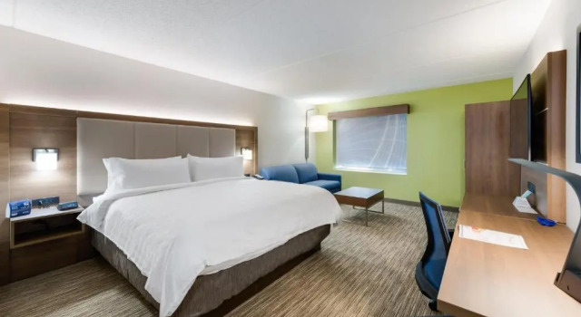 Двухместный люкс Holiday Inn Express Naperville by IHG