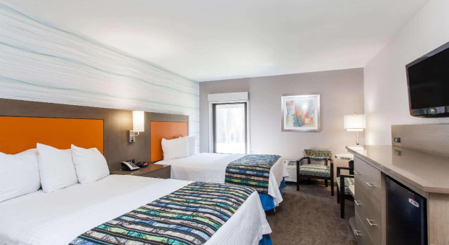 Четырёхместный номер Standard Days Inn by Wyndham Lanham Washington DC