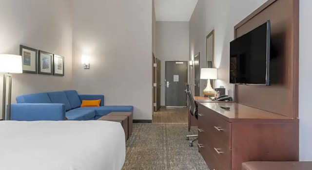 Двухместный люкс Comfort Suites Paducah Mall Area