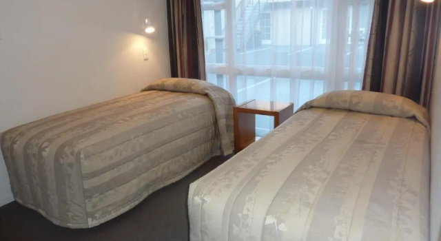 Апартаменты с 2 комнатами Colonial Inn Motel
