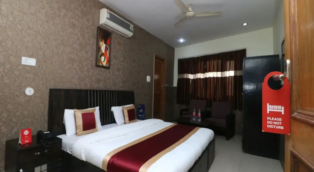 Hotel Dev Palace, Rezervovat Hotel Rišikéš Uttarakhand