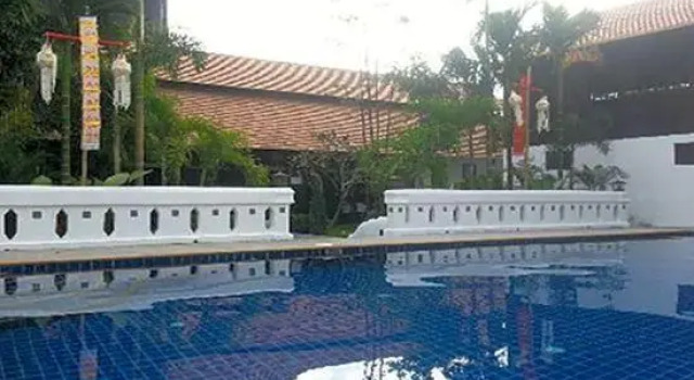 Кровать в общем номере Deejai Backpackers