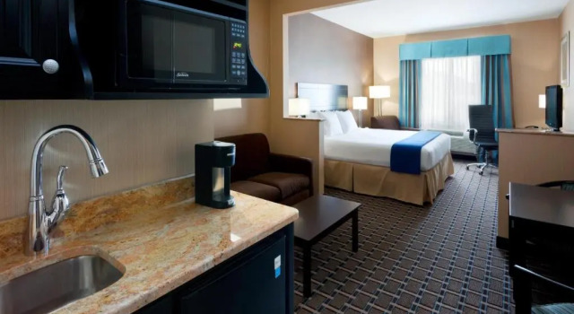 Люкс Holiday Inn Express Hotel & Suites West Coxsackie by IHG