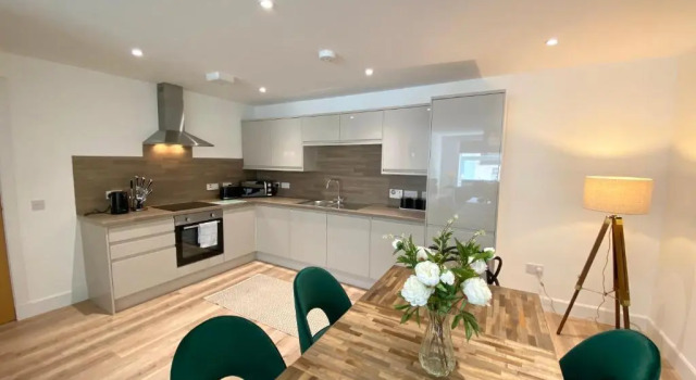 Апартаменты High Street Stylish City Centre Apartment, 2 Bed
