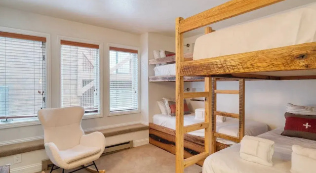 Etta Place Too 107 by Avantstay Close to Town & The Slopes! In Complex w/ Communal Pool & Hot Tub, Забронировать Отель Отели Telluride Ski 3 звезды, 3*