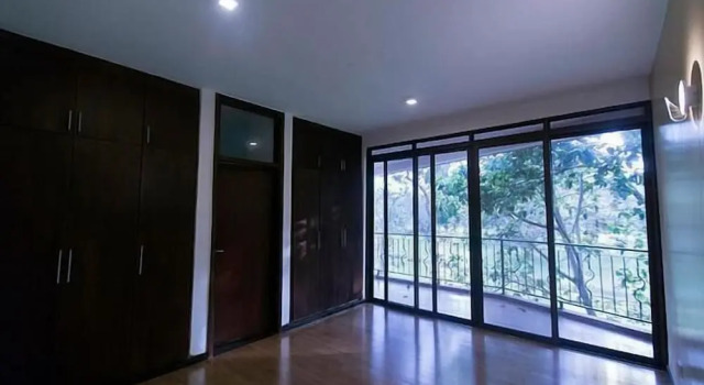 Номер Standard Дуплекс с 3 комнатами с балконом и с видом на поле для гольфа Acacia Green Service Apartments