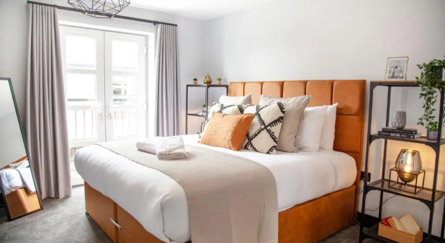 Stunning LUX Scandinavian style apt for 5 Parking