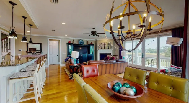 Коттедж Fantastic Getaway With Private Pool, Deck, Game Room, AC & Fast Wifi