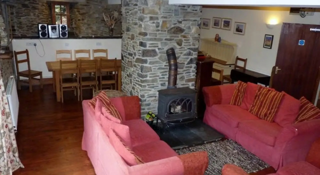 Ceridwen Centre, Book Hotel Llangeler Glamorgan