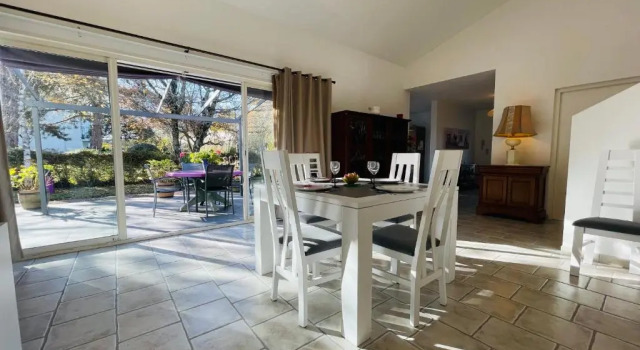 Beautiful house with large terrace in the heart of Touraine